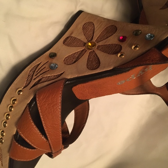 Leather Wedge platform embellished shoes - Picture 9 of 11